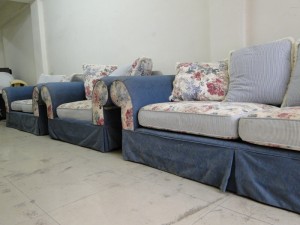 美式布沙發修理前